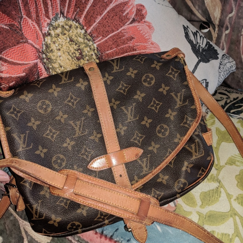 Authentic Louis Vuitton Samur 30